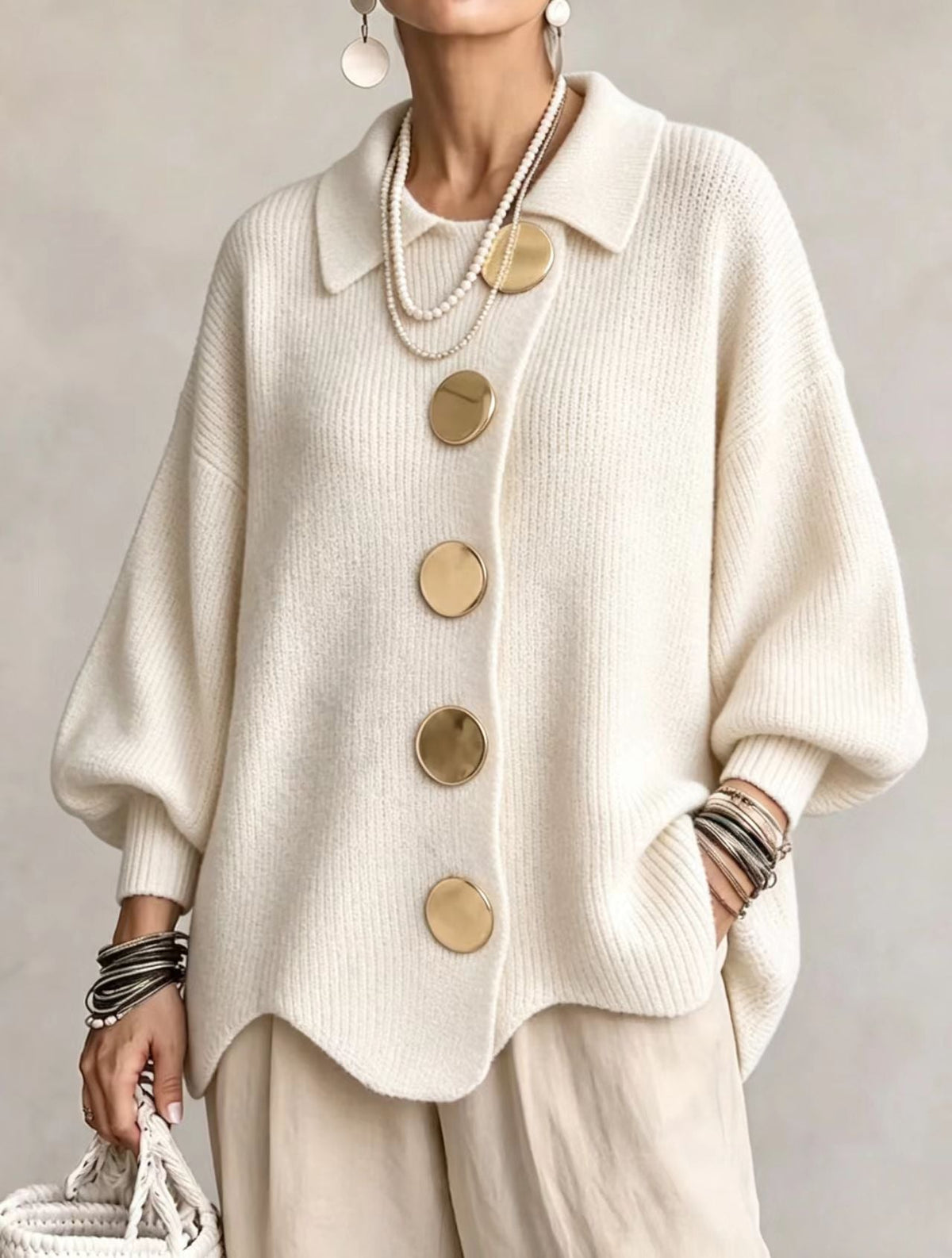Isadora | Cárdigan Oversize con Cuello y Botones Metálicos Grandes
