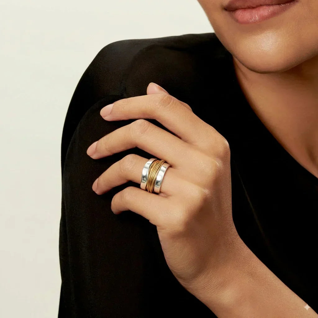 Anillo en plata con hilo dorado